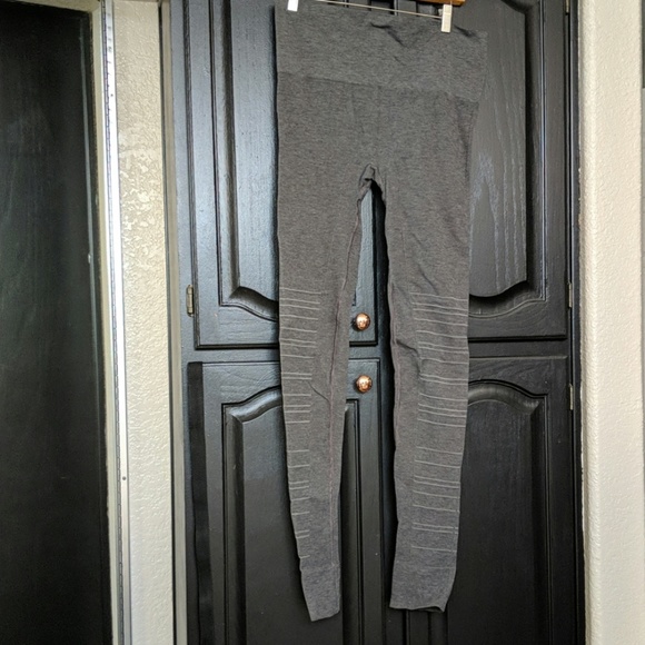 BLANQI Pants - Blanqi sport supoport legging cuffed